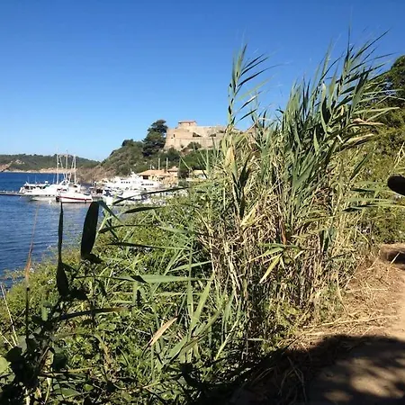 Апартаменти A Giens Vue Porquerolles *